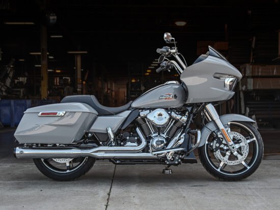 Taverner Motorsports - Exhaust; FLH'17up 2:1 Chr w/Blk - SS550-1168